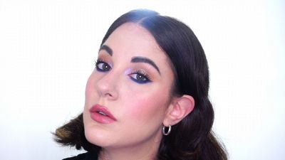Trucco luminoso sabbia e blu elettrico