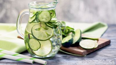 Acqua di cetriolo, la bevanda detox dell’estate