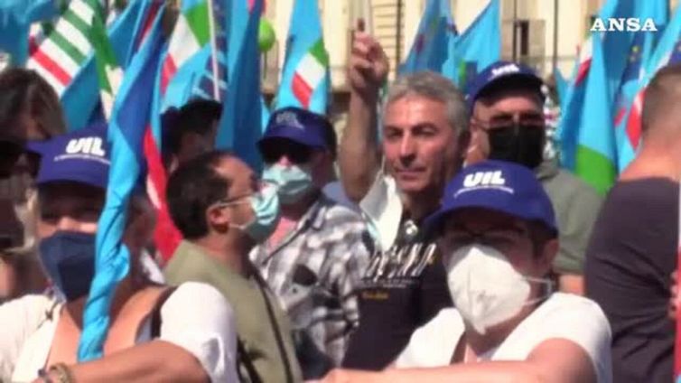 Lavoro, a Torino in migliaia per la manifestazione dei sindacati uniti