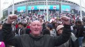 Europei, gli inglesi festeggiano fuori da Wembley: "Football's coming home"