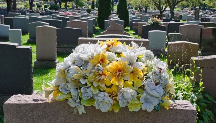 L’assurda storia della donna "collezionista" di tombe