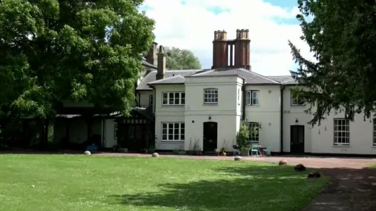 Il mistero di Frogmore Cottage: Harry e Meghan via per un fantasma?
