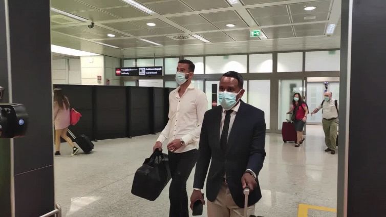 Roma, arriva a Fiumicino Rui Patricio, il portiere di Mourinho