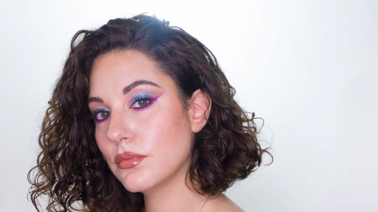 Trucco colorato estivo in cinque minuti