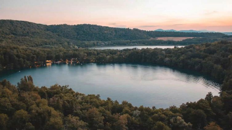 I laghi di Monticchio, specchi d'acqua nel panorama del Vulture