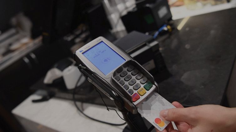 Carte di credito solo con il microchip: quali funzioneranno