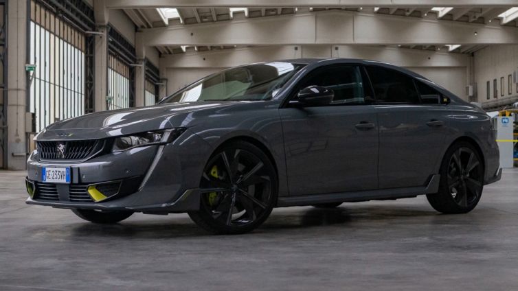 Nuova Peugeot 508 PSE: la perfetta fusione tra alte prestazioni ed efficienza
