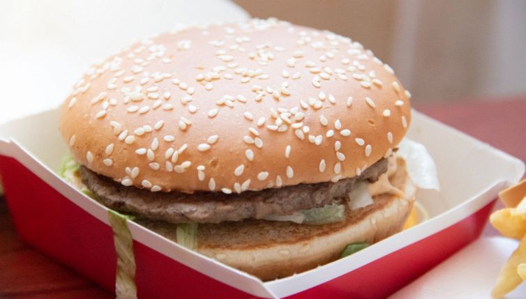McDonald’s rischia multa miliardaria: perché è sotto indagine