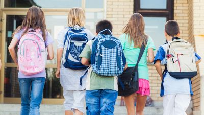 Ritorno a scuola: come scegliere lo zaino giusto per i bambini