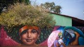 L'artista brasiliano che usa gli alberi in fiore per i capelli