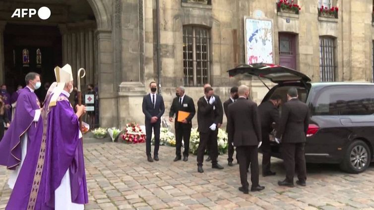 Addio Belbel, i funerali di Belmondo a Saint-Germain-des-Pre's