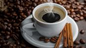 Cosa accade se bevi caffè a stomaco vuoto: 5 cose da sapere