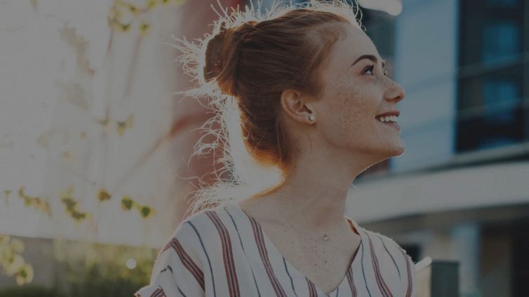 Circondati di persone che ti fanno sorridere, sarai più felice