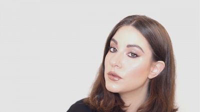 Trucco marrone naturale e luminoso facile da realizzare