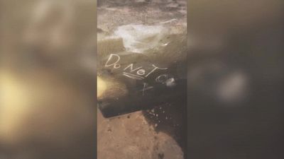 La casa ha mille passaggi segreti: la scoperta di un uomo nella sua proprietà
