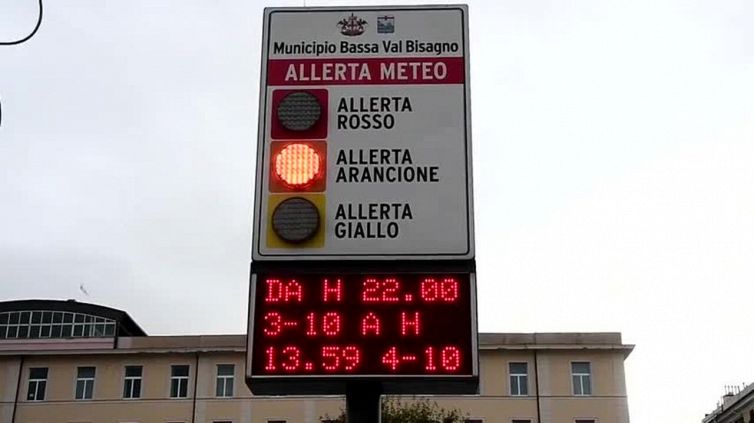 Allerta meteo in Liguria: scuole e negozi chiusi a Genova