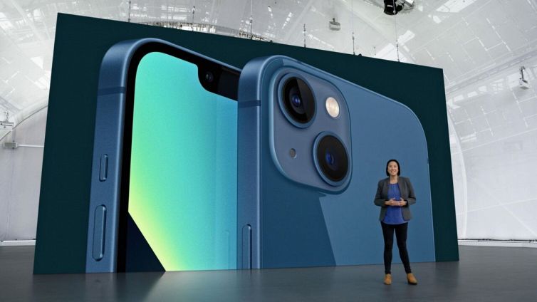 Apple, rischio produzione iPhone: la crisi dei microchip