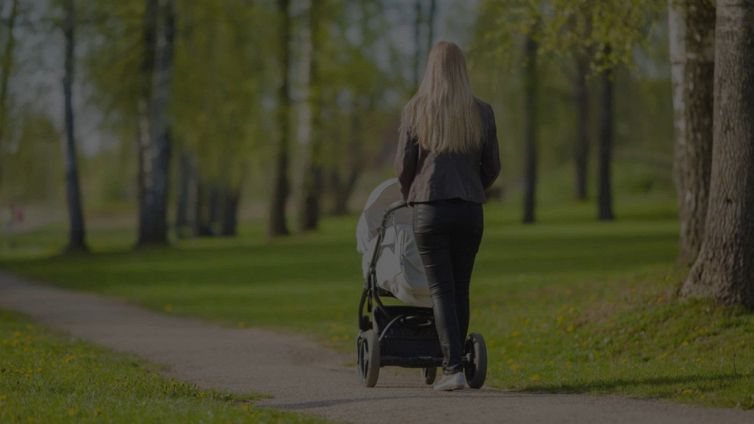 Bonus latte, cos'è e come funziona la misura per le mamme