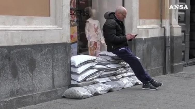 Maltempo a Catania, la citta' si barrica temendo il ritorno dell'uragano