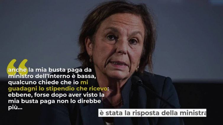Ministra Lamorgese, a quanto ammonta il suo stipendio e perché se ne parla