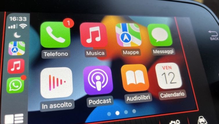 Android Auto vs Apple CarPlay: quale scegliere e perché