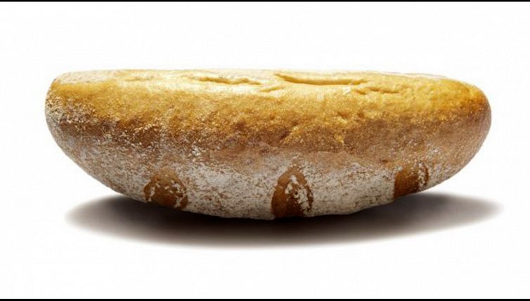 Perché non si deve mettere il pane capovolto a tavola