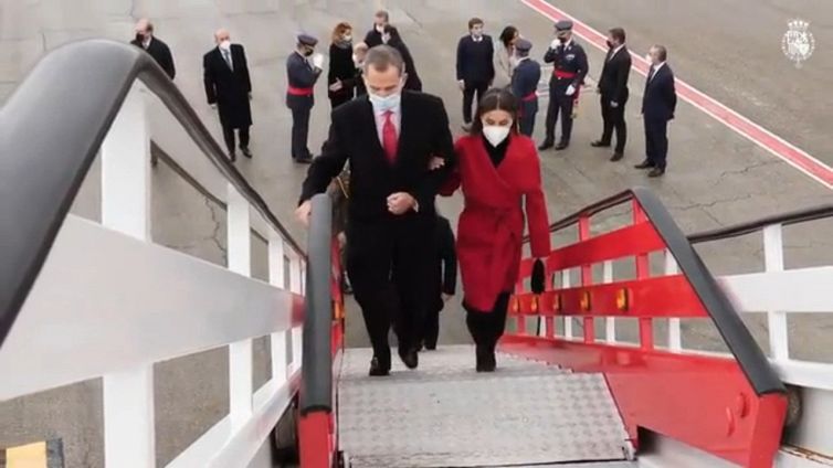 Letizia di Spagna, il perfetto look da viaggio