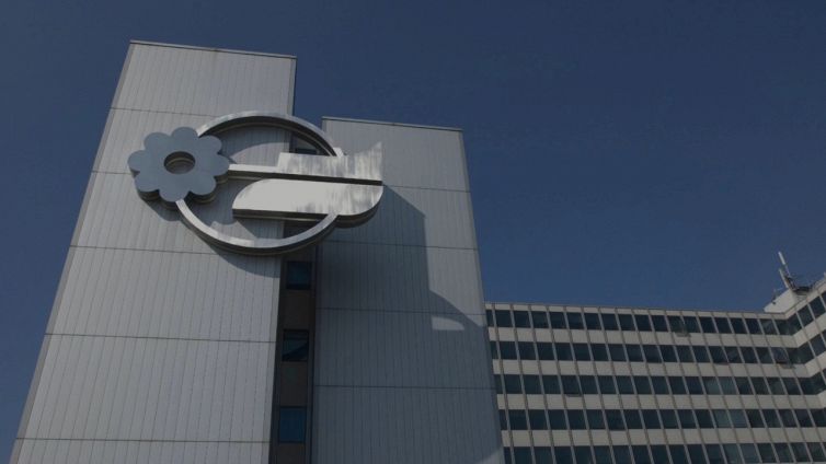 Mediaset, sospensione per Giordano e Del Debbio: perché e i loro guadagni