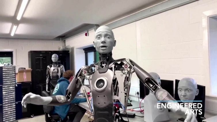 Il robot sembra umano: la scena incredibile del suo risveglio