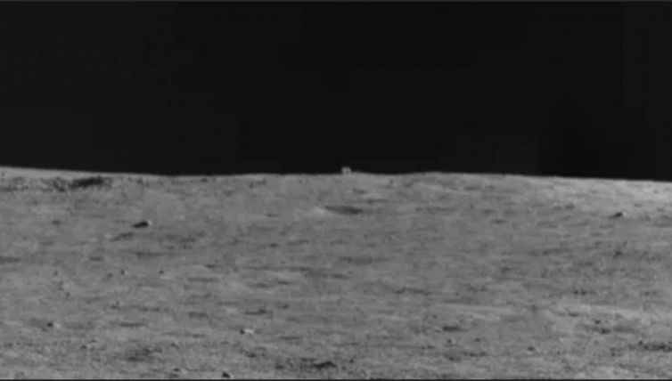 Cubo misterioso sulla Luna, sono alieni? La verità sulle immagini di Yutu 2