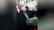 Roberto Saviano riceve il Pacco alla Camorra a "Piu' libri, piu' liberi"