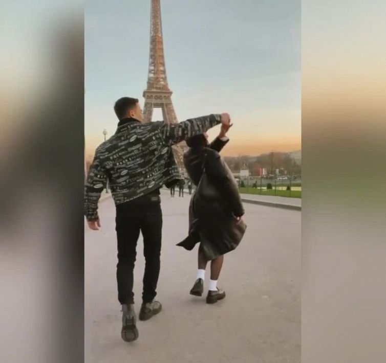 Giulia Salemi e Pierpaolo Pretelli, innamorati a Parigi