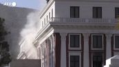 Le fiamme distruggono il Parlamento in Sudafrica