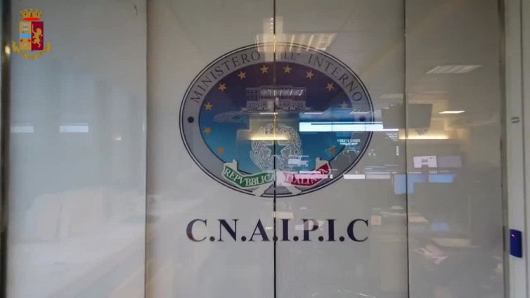 Pedopornografia, nel 2021 boom di reati online: 137 arresti