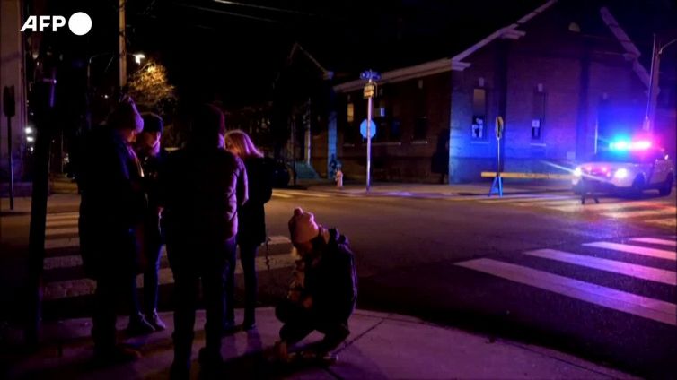 Philadelphia, una veglia per commemorare le vittime dell'incendio domestico