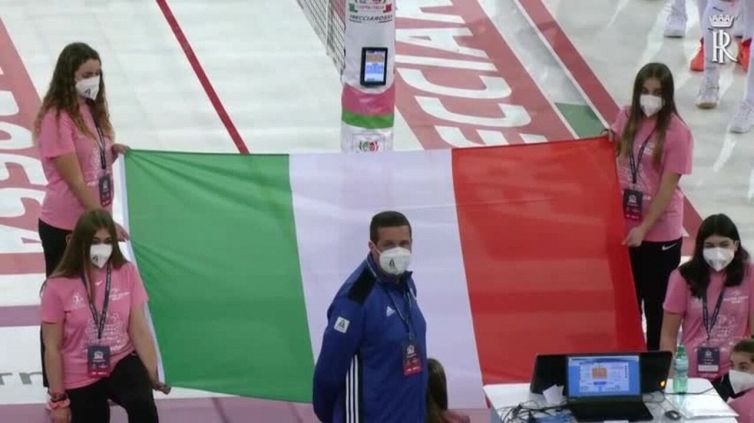 Mattarella alla finale di Coppa Italia di Pallavolo: lungo applauso