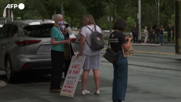 Djokovic bloccato in Australia almeno fino a lunedi'