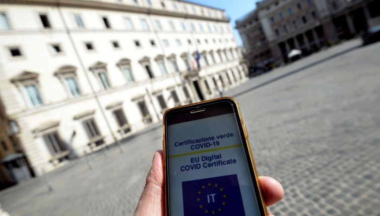 Super green pass, obblighi ed esenzioni dal 10 gennaio