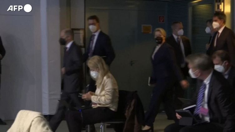 Covid, Scholz: "Sono a favore di un obbligo vaccinale"