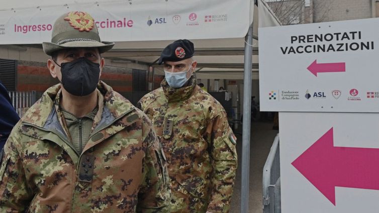 Obbligo vaccinale, al via il piano di Figliuolo: come funzionano controlli e multe