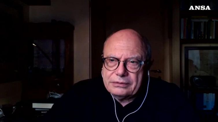 Covid, Massimo Galli positivo: "Vaccinazione unico presidio contro sintomi gravi"