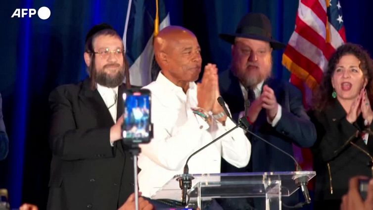 Accuse di nepotismo, e' gia' polemica sul neosindaco di New York
