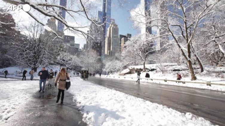 A New York dilaga Omicron, 90mila contagi in 24 ore