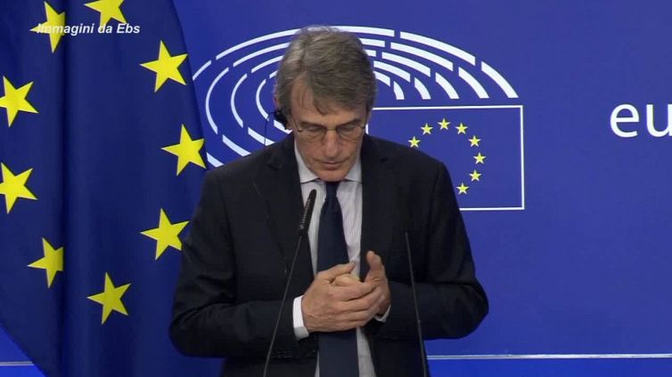 Sassoli: "Non possiamo sprecare neanche un vaccino"