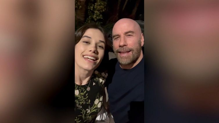 Ella debutta come cantante: ecco il primo singolo della figlia di John Travolta