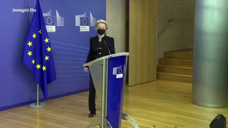 Sassoli, l'addio in italiano di von der Leyen: "E' un giorno triste per l'Europa"