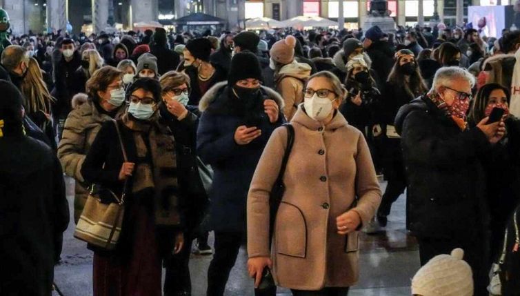 Variante Omicron, i sintomi più comuni nei vaccinati