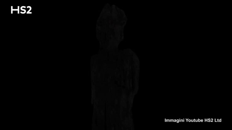 Gran Bretagna, scoperta una rara figura romana intagliata nel legno