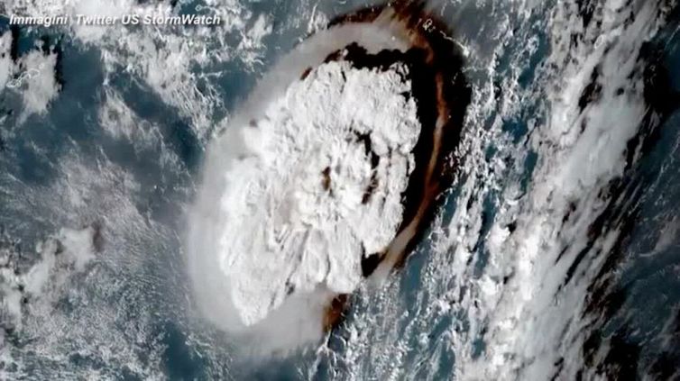 Scattato l'allarme tsunami in un'ampia area del Pacifico