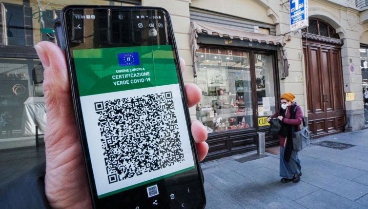 Nuovo dpcm, cosa succede a green pass, quarantena e ristori